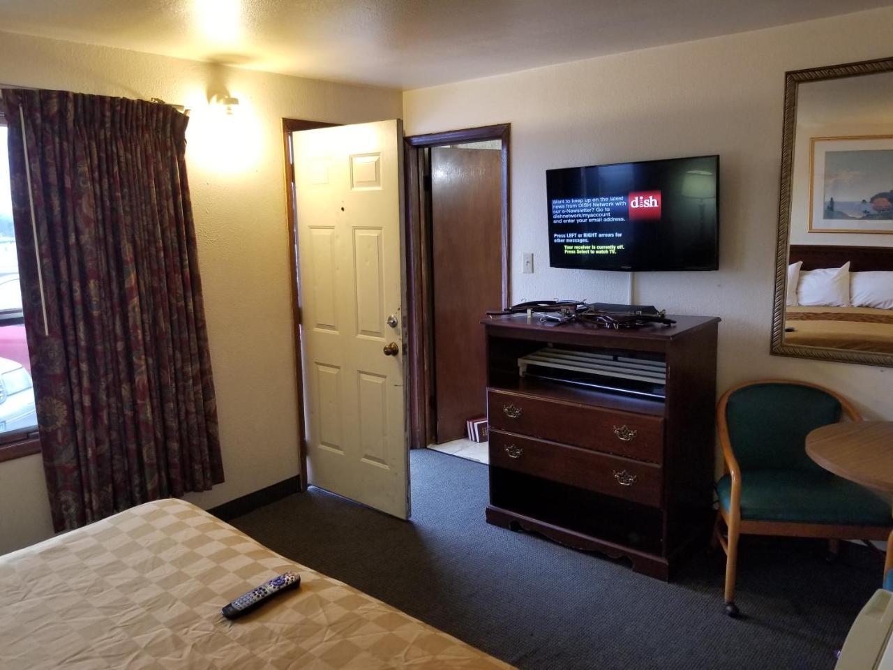 Budget Inn And Suites Ийгън Екстериор снимка