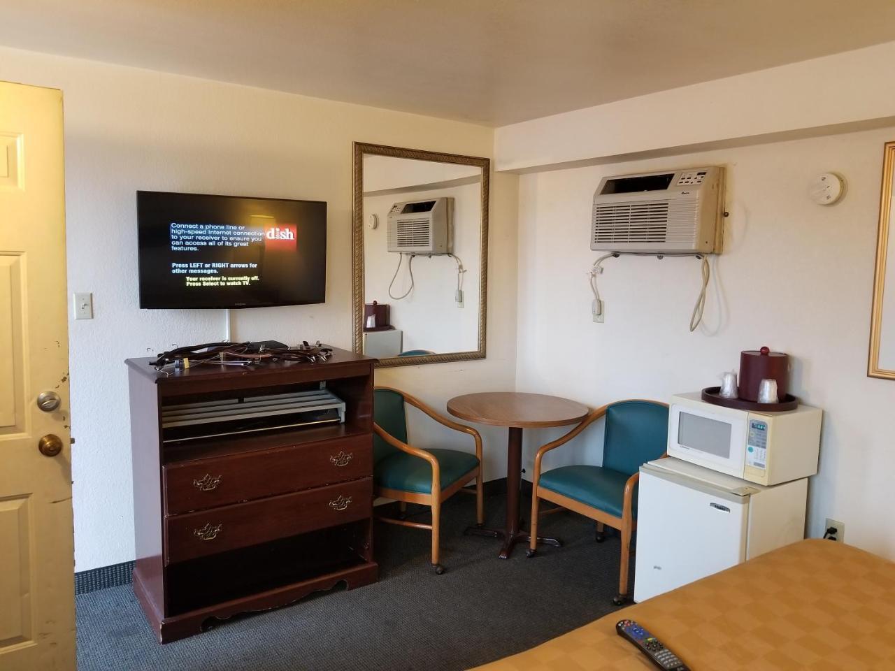 Budget Inn And Suites Ийгън Екстериор снимка